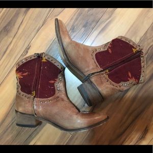 Short Cowboy Style Boots with Design
